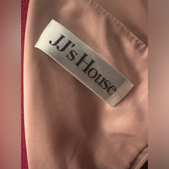 EUC A-line V-Neck Asymmetrical Chiffon Dress w/ Ruffle in Dusty Rose - 16W - Picture 7 of 11